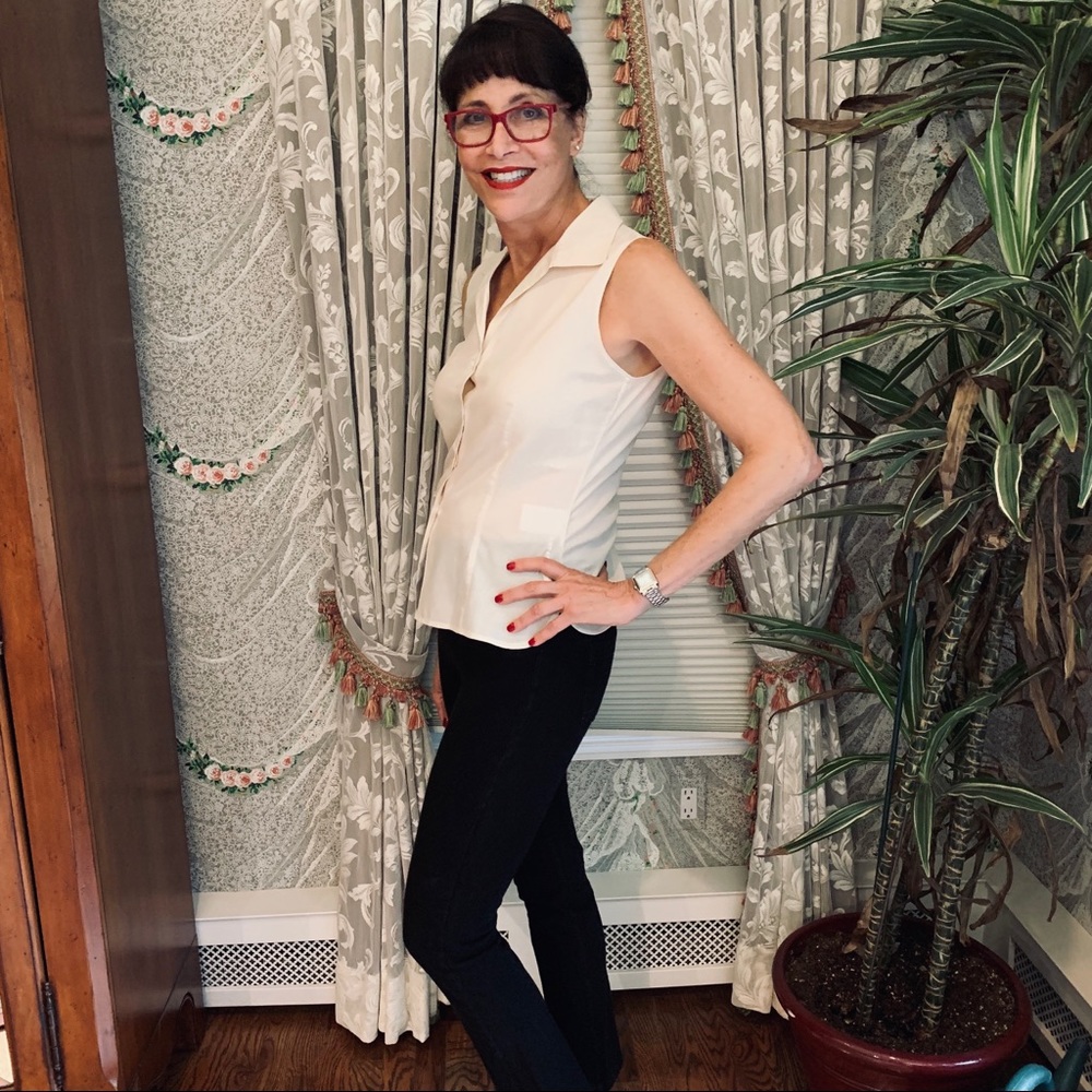 Escada Sport sleeveless cream cotton button blouse